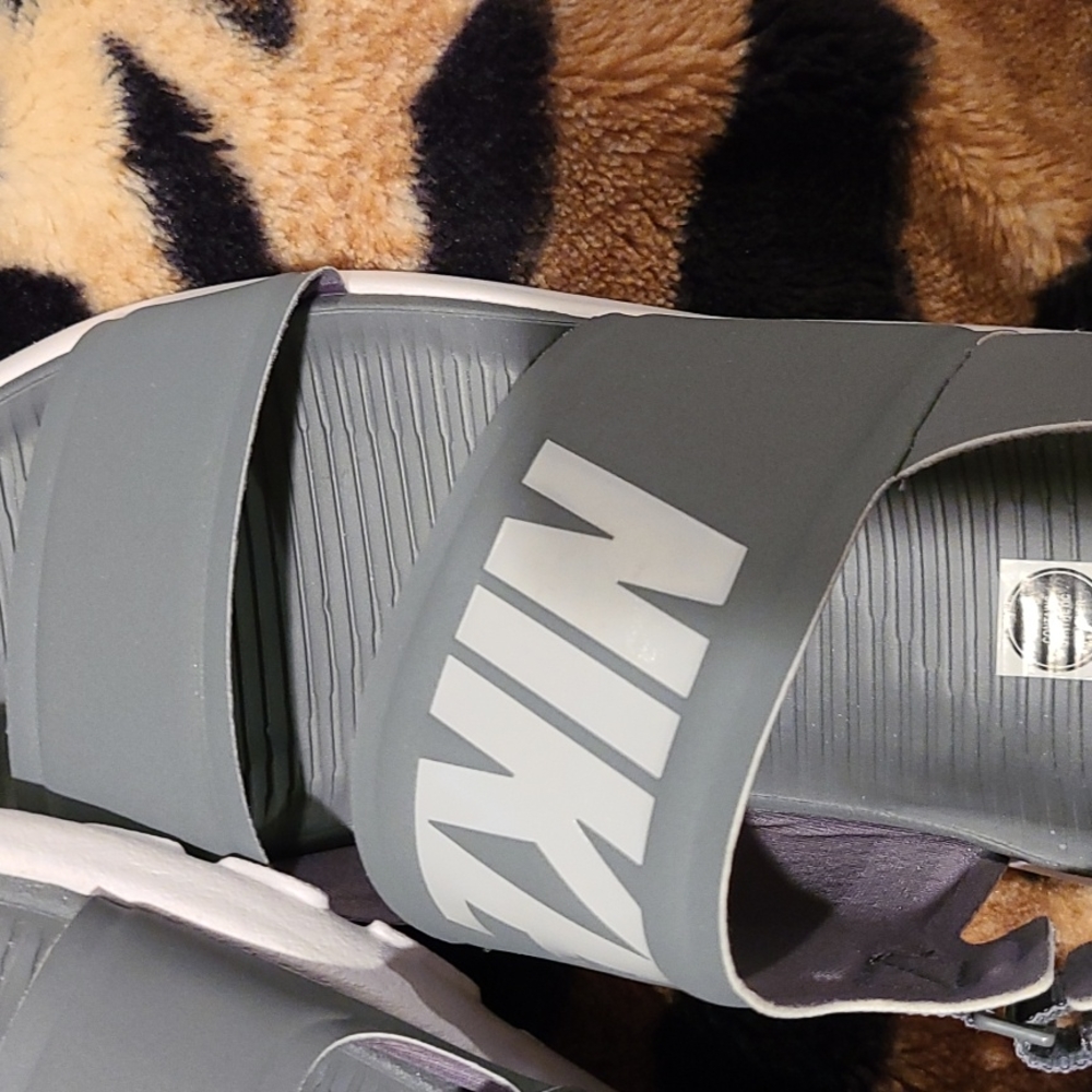 💣Nike slip ons💣 - Picture 3 of 8